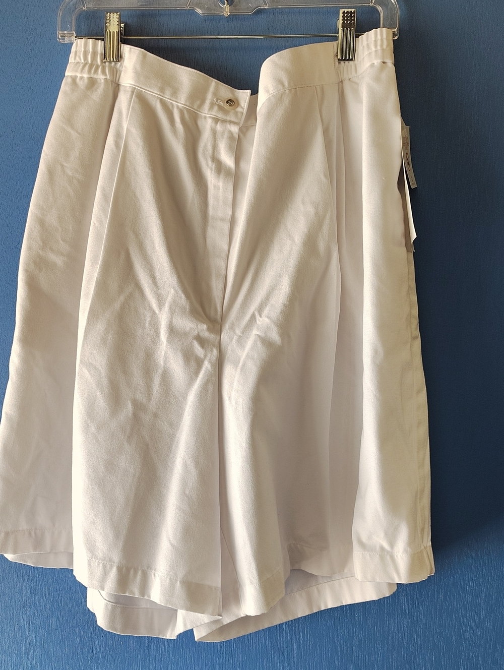 Koret White Bermuda Shorts with Pleated Front